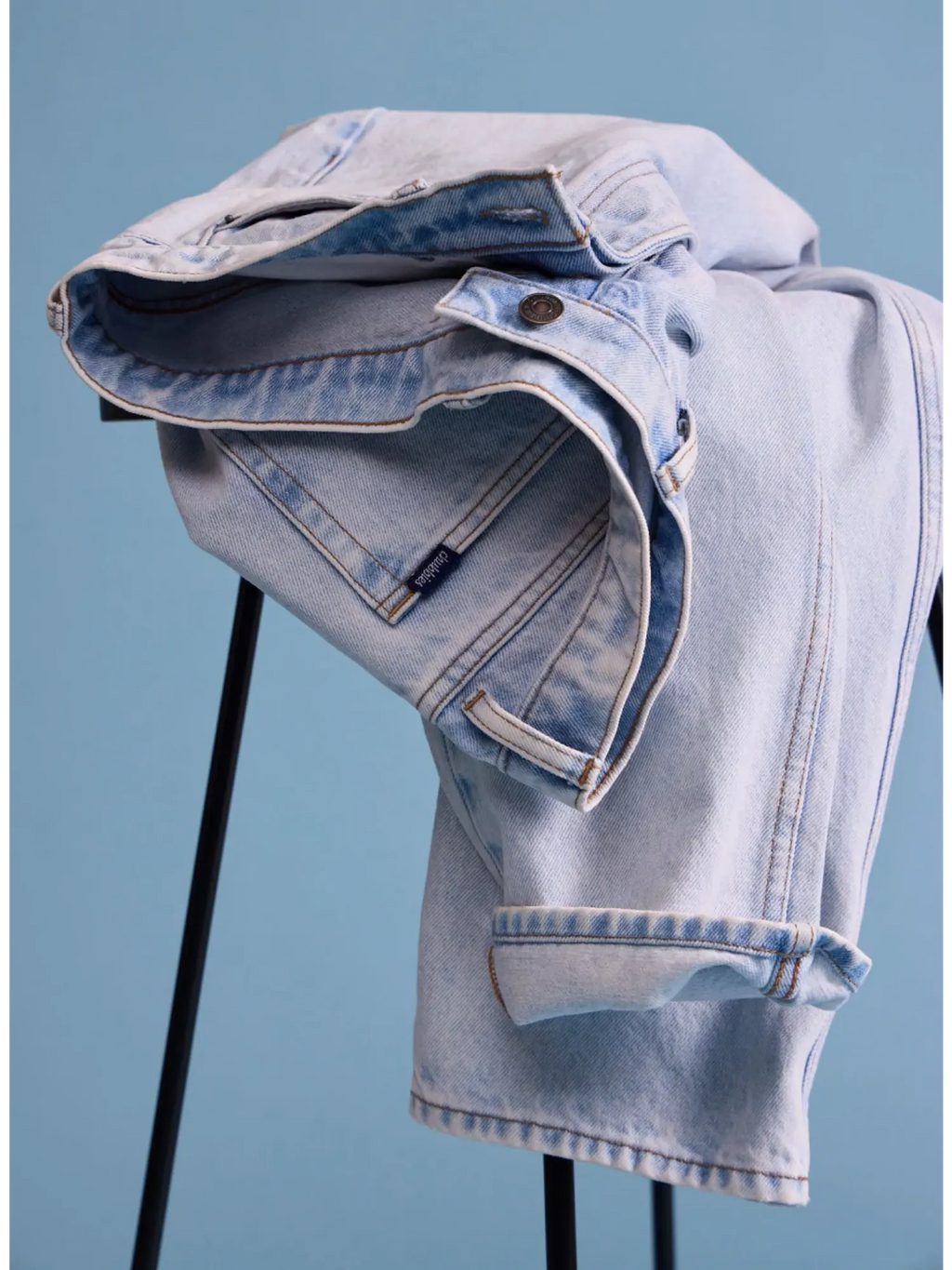 The Light Wash Denim 30" (Classic Jean)