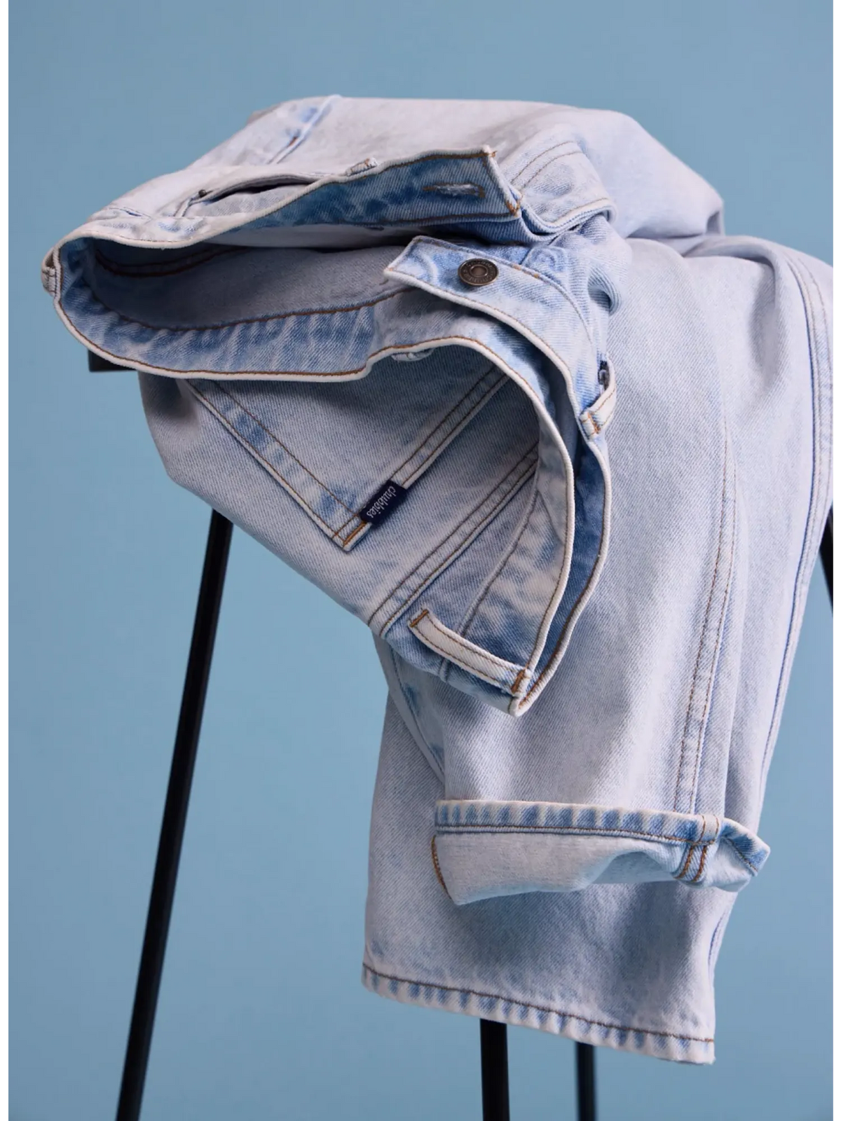The Light Wash Denim 30" (Classic Jean)