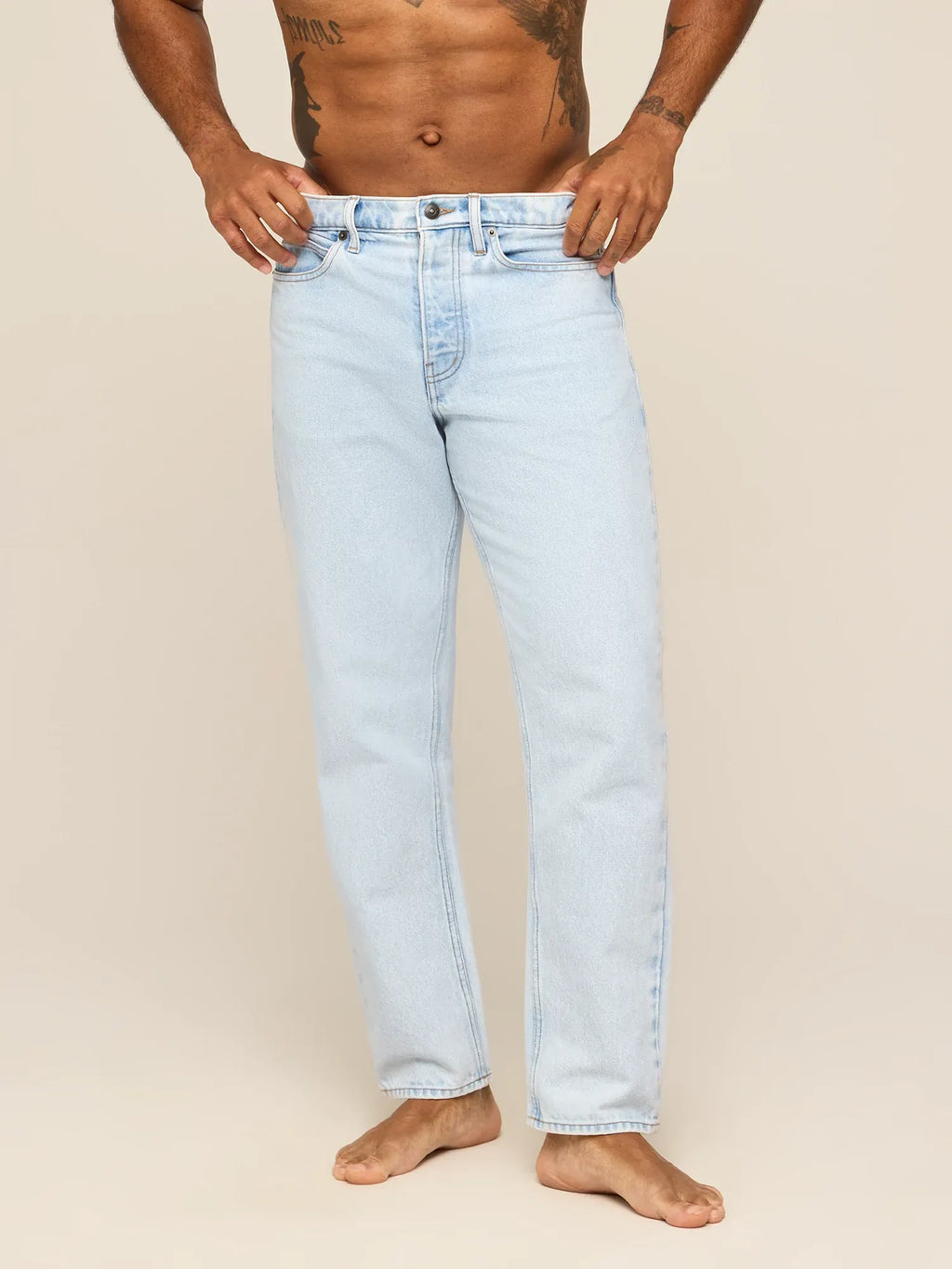The Light Wash Denim 32" (Classic Jean)