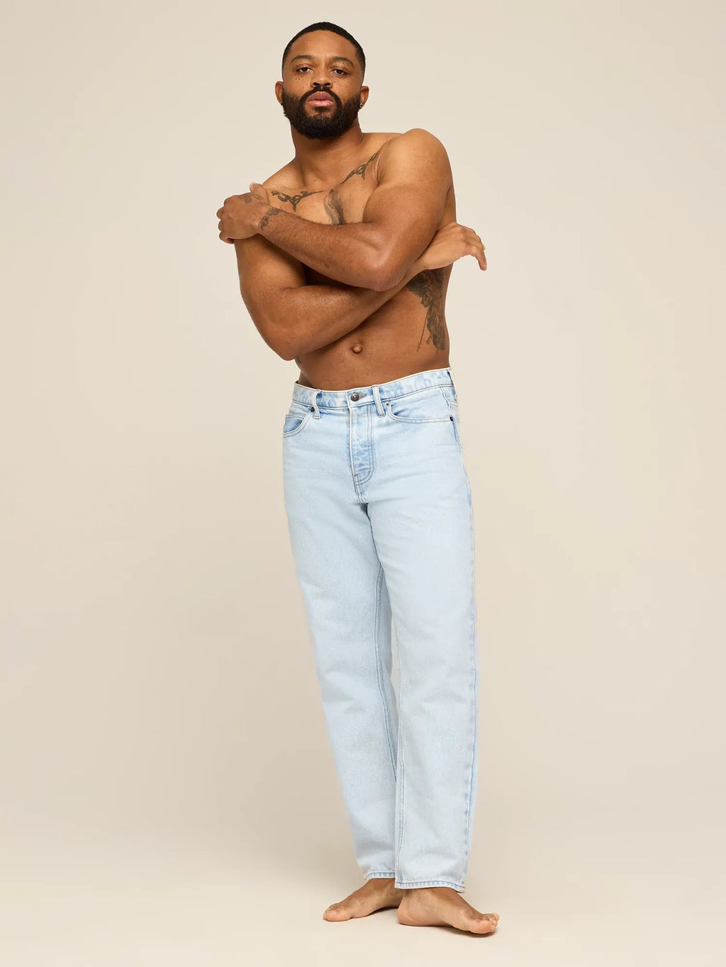 The Light Wash Denim 32" (Classic Jean)